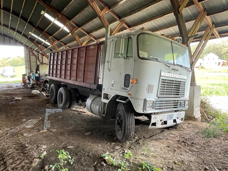 #4485-•-1981-international-cof-9670-grain-truck-(no-title)-image-3