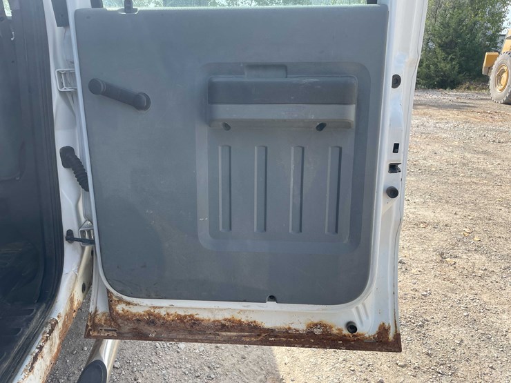 2011-ford-f250-xl-image-148