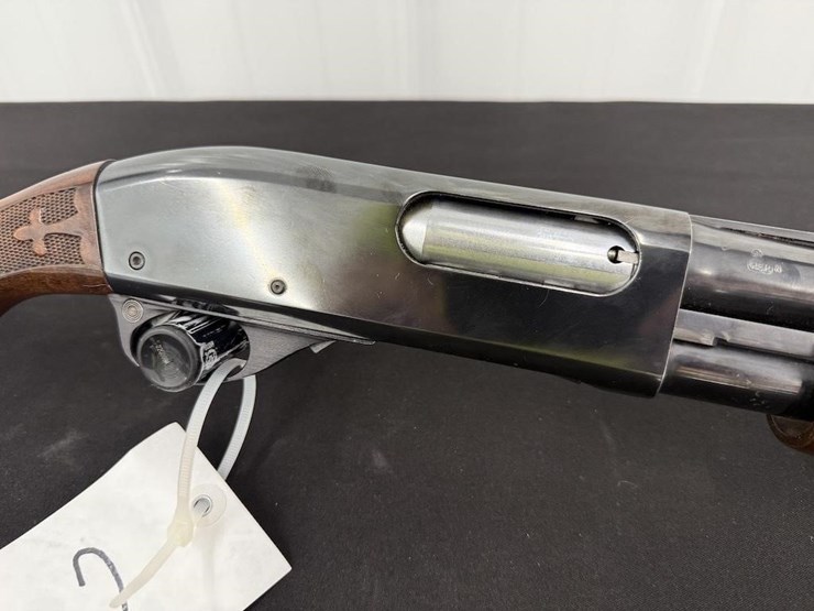remington-wingmaster-model-870-12-gauge-shotgun-image-2