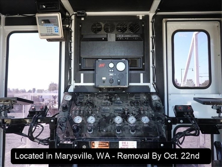 2009-peterbilt-pb320-image-7