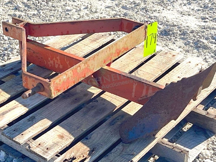 fred-cain-3-pt.-1-bottom-middle-buster-plow,-from-the-estate-of-dr.-ken-buchmann-image-4