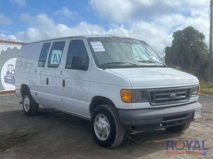 2007-ford-cargo-image-2
