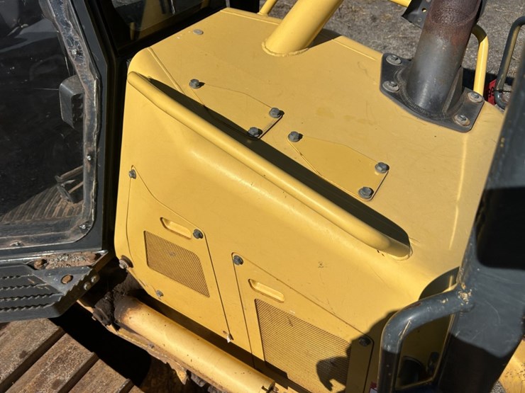 2014-komatsu-d39px-image-38