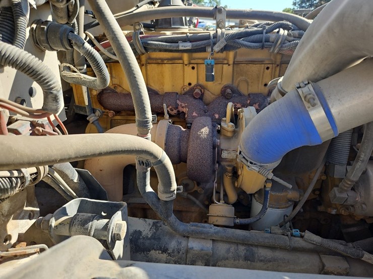 2003-freightliner-fl70-image-9
