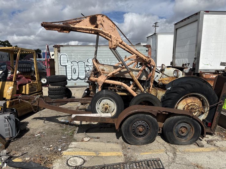 #2305-•-1953-ferguson-tractor-w/-tandem-axle-trailer-image-2