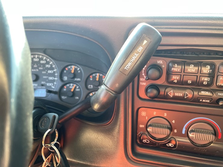 2002-chevrolet-silverado-2500hd-image-78