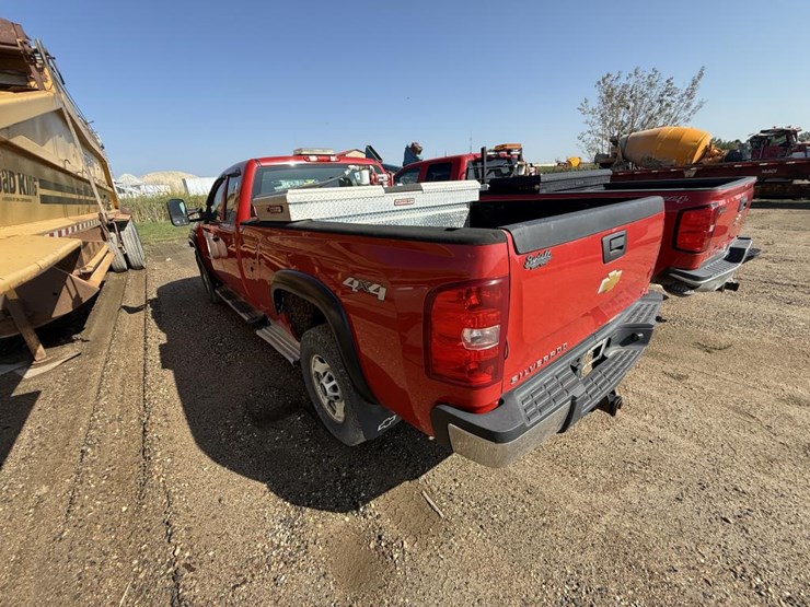 #2141-•-2013-chevrolet-silverado-2500hd-4x4-pickup-truck-image-6