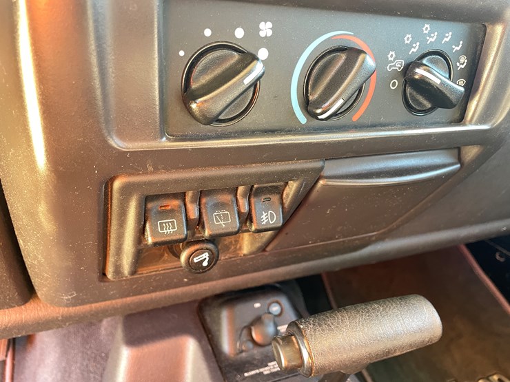 2000-jeep-wrangler-sport-image-66