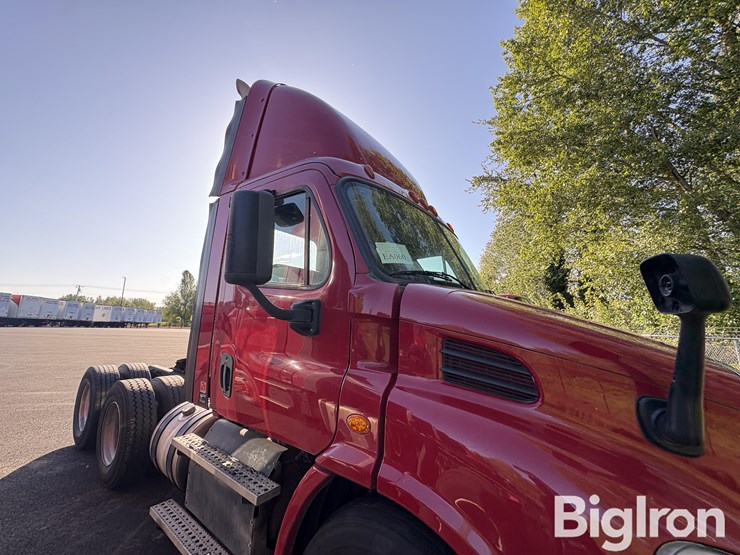 2016-freightliner-ca113dc-truck-tractor-image-14