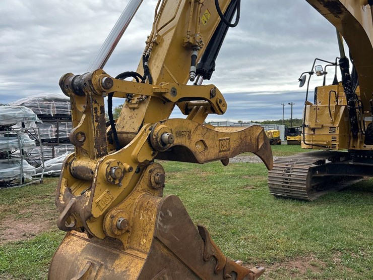2016-caterpillar-325fl-image-8
