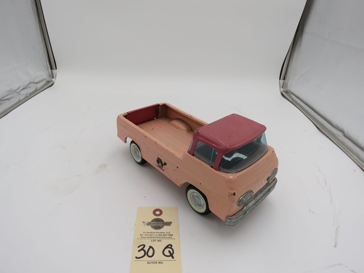 nylint-pink-ford-econoline-pickup-truck-image-1