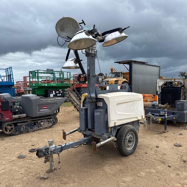 2018 ATLAS V4 - 4 BULB LIGHT PLANT / GENERATOR