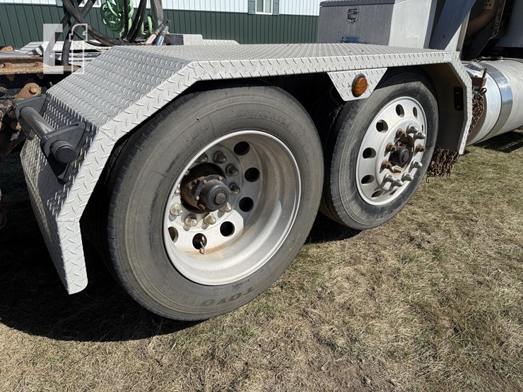 2009-kenworth-t800-image-9