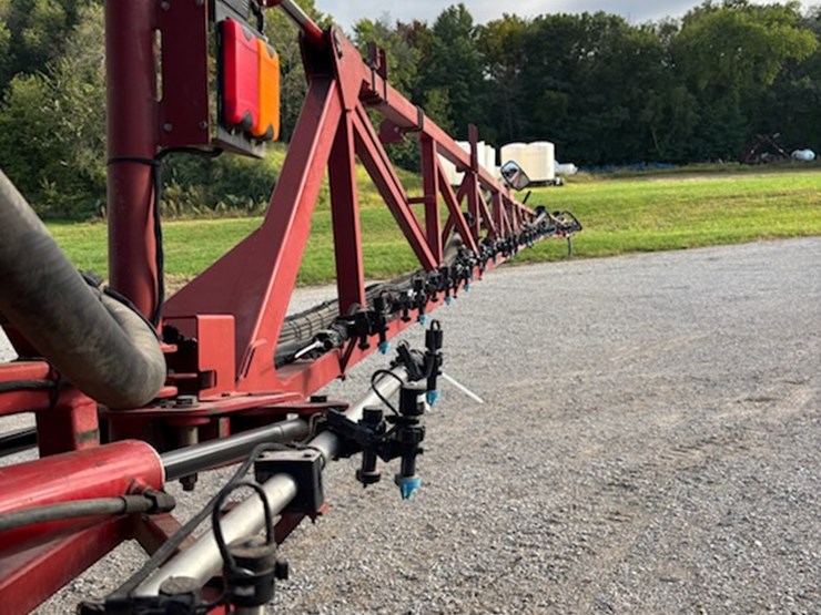 2011-case-ih-patriot-4420-image-22