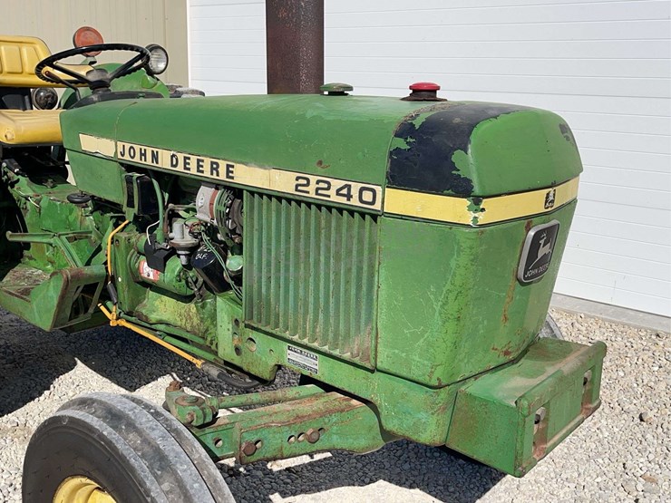 john-deere-2240-image-7
