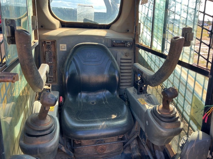 2017-caterpillar-299d2-image-17
