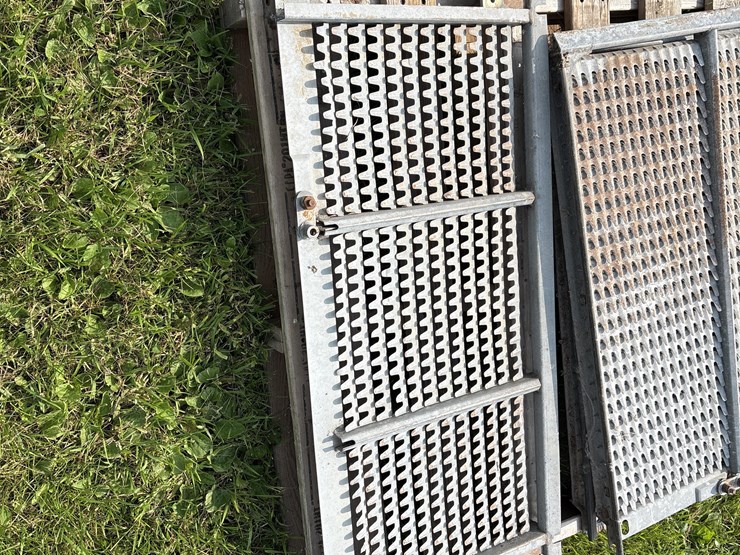 john-deere-9500-combine-top-chaffer/sieve-image-14