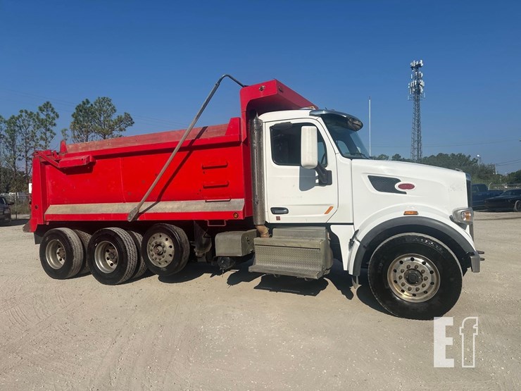 2019-peterbilt-567-image-1
