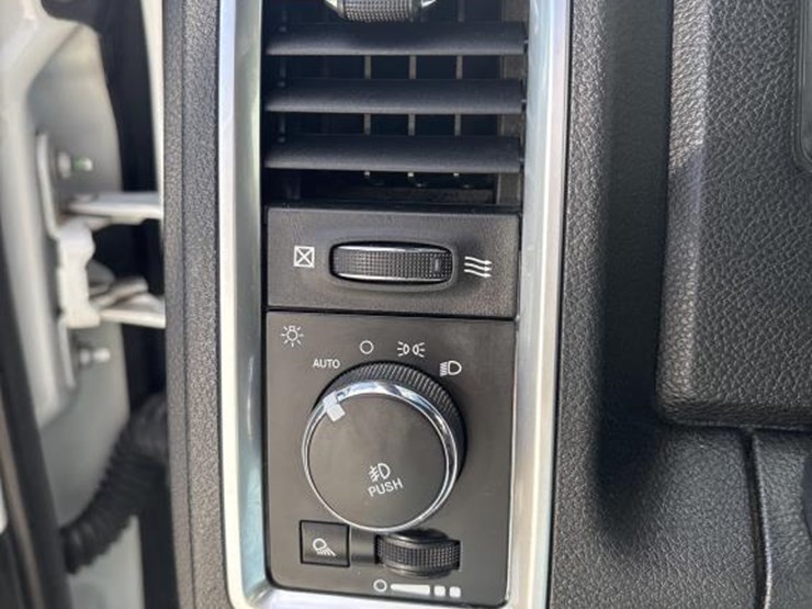 2018-dodge-ram-2500-image-43