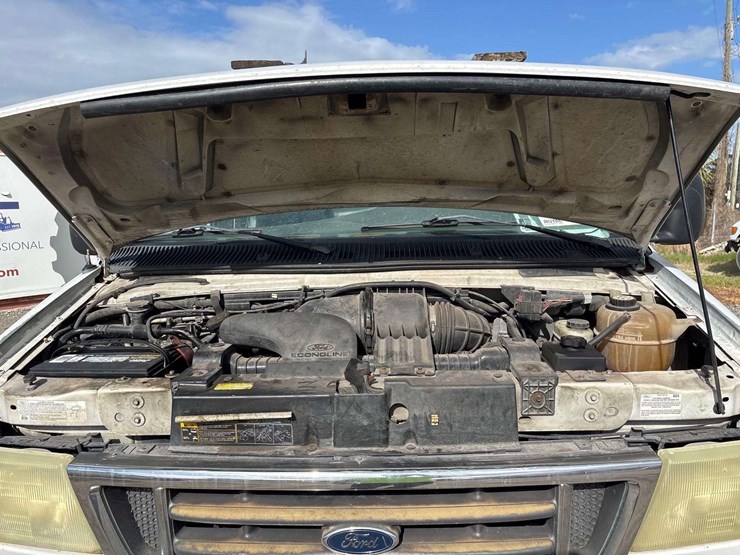 2005-ford-e250-image-12