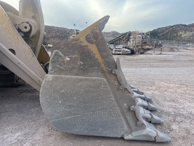 caterpillar-988k-image-9