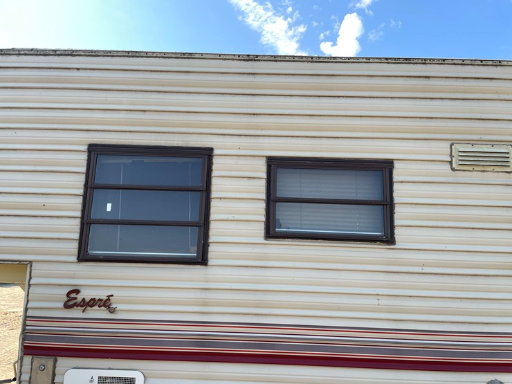 #1900-•-1989-companion-gooseneck-camper-(has-wi-title)-image-29