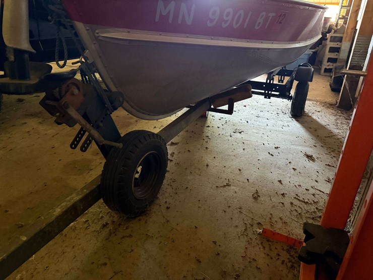 1972-lund-12'-boat,-aluminum,-johnson-4hp-motor-image-5
