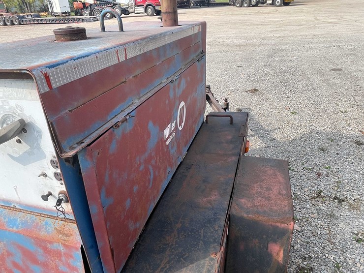 #8619-•-miller-big-40-welder-(aps)-image-33