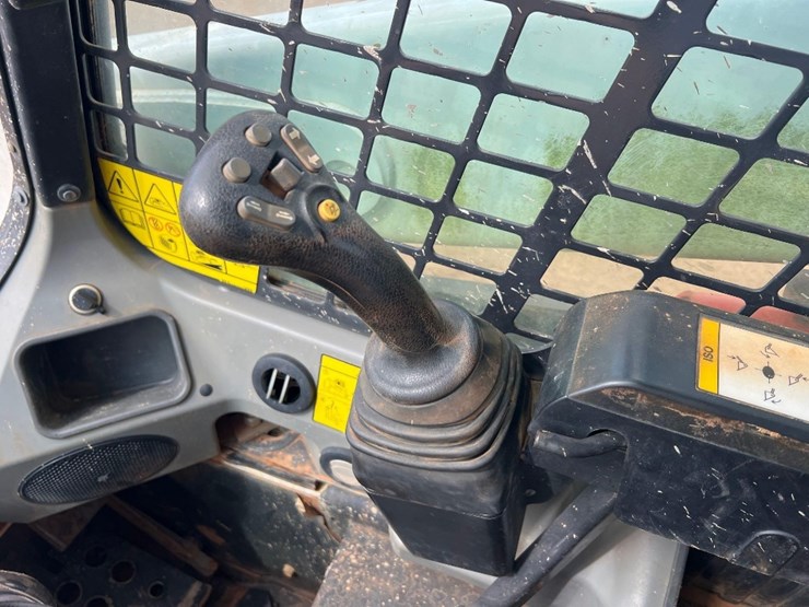 2022-bobcat-t595-image-26