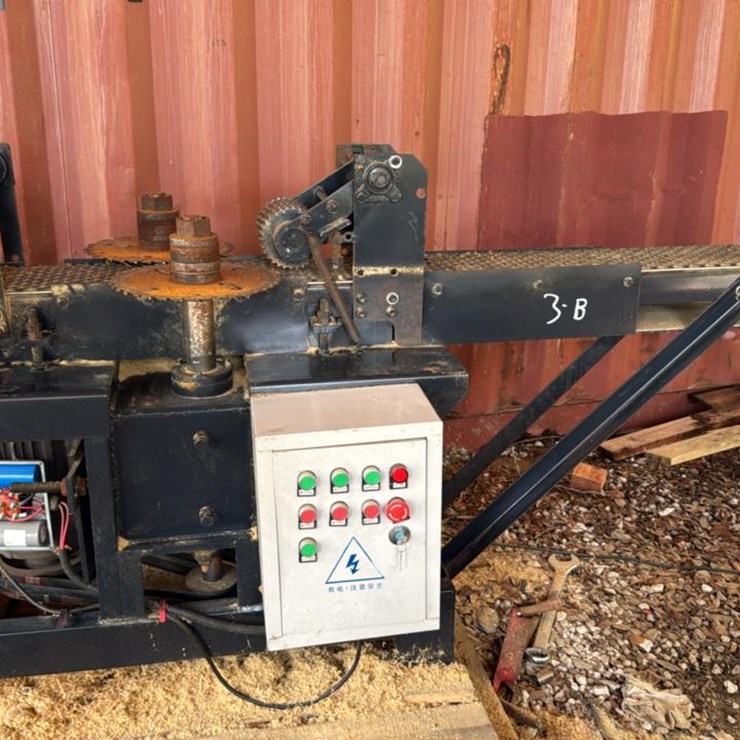 #103B • Pallet Lumber Resaw
