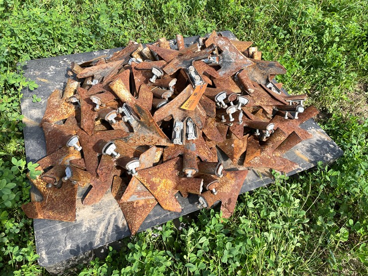 #4446-•-pallet-of-used-chisel-teeth-image-1