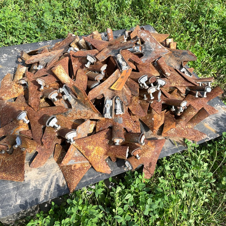 #4446 • Pallet of Used Chisel Teeth
