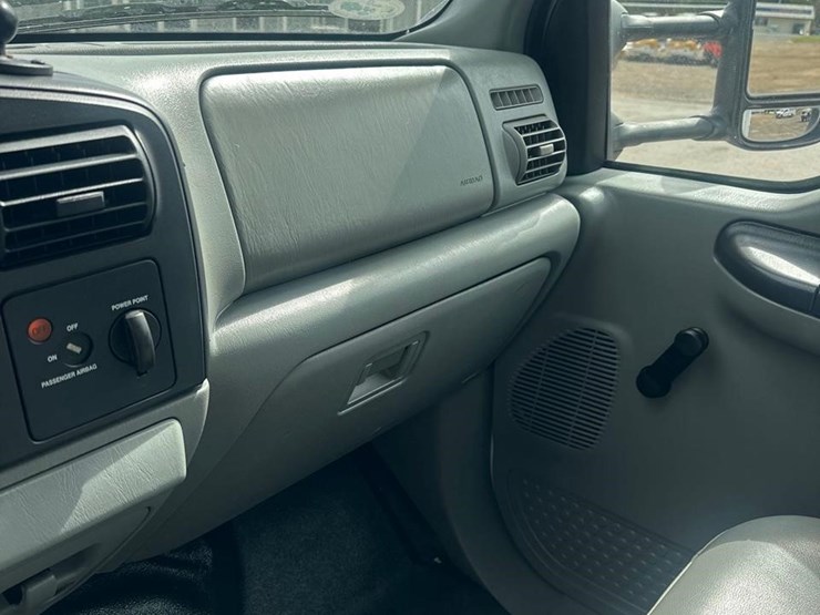 2005-ford-f450-xl-image-23