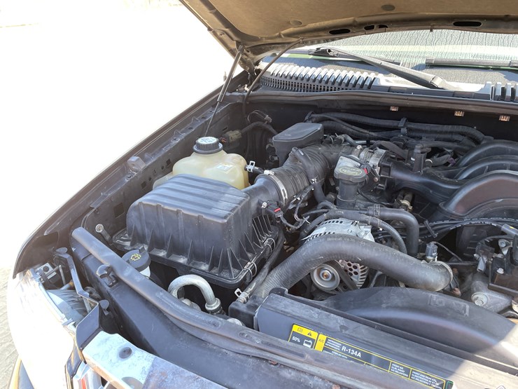 2004-ford-explorer-image-74