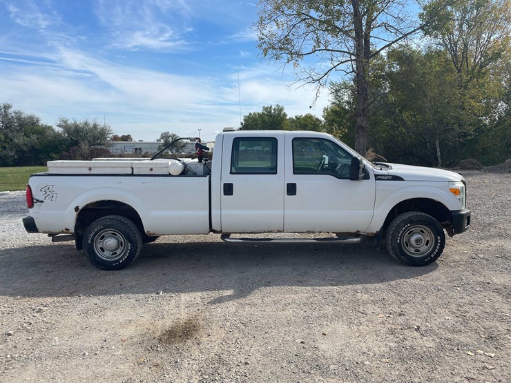 2011-ford-f250-xl-image-4