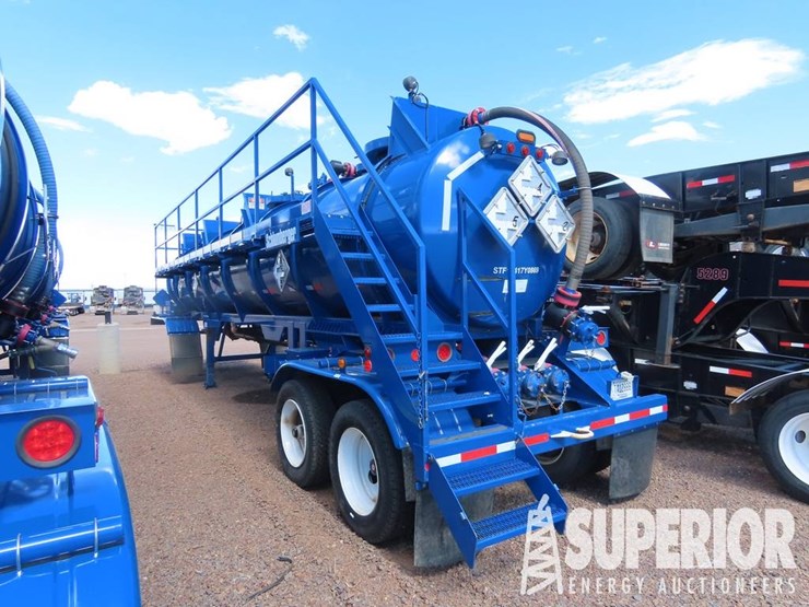 (x)-(4-44)-2017-worley-3-axle-8000-gal-transport-t-image-4