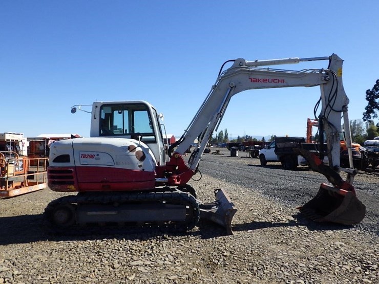 2017-takeuchi-tb290-image-3
