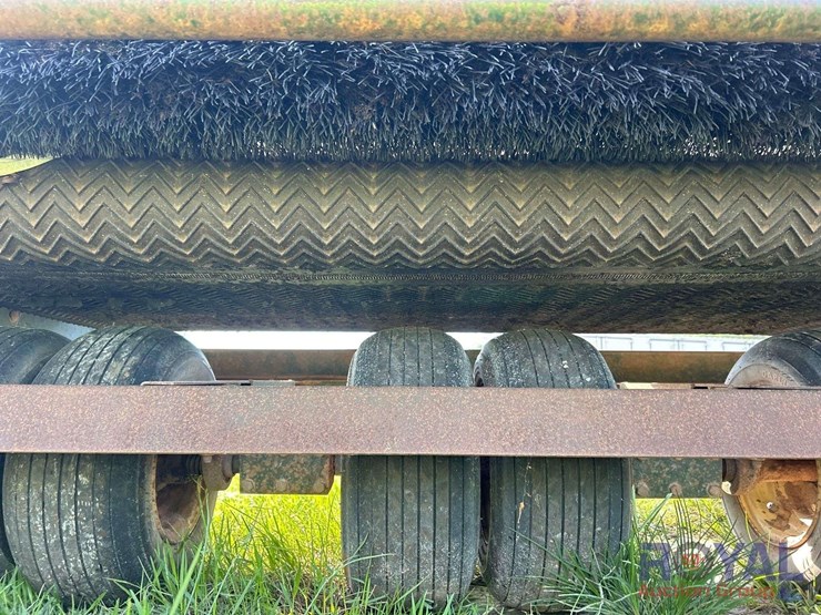 2010-turfco-mete-r-matic-iii-pull-behind-top-dresser-image-12