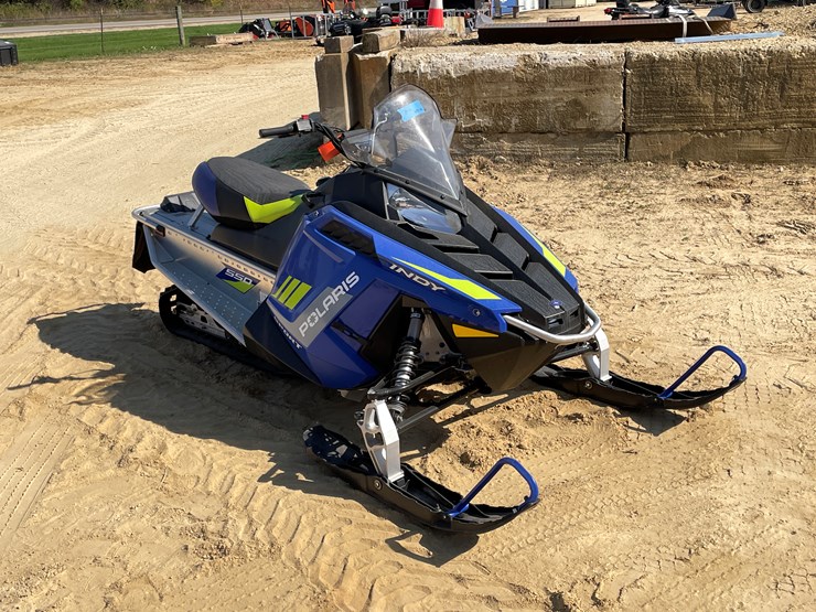 #1897-•-2024-polaris-indy-550-sport-snowmobile-(sells-with-bill-of-sale-only)-image-3