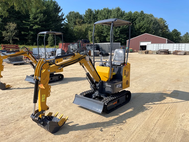 #208-•-new-rt12r-mini-excavator-image-1