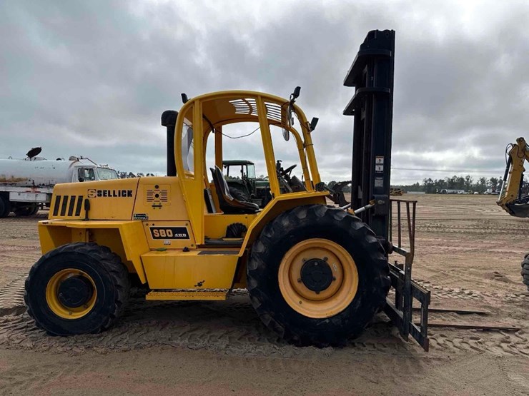 sellick-s80j4e-4-rough-terrain-forklift-image-5