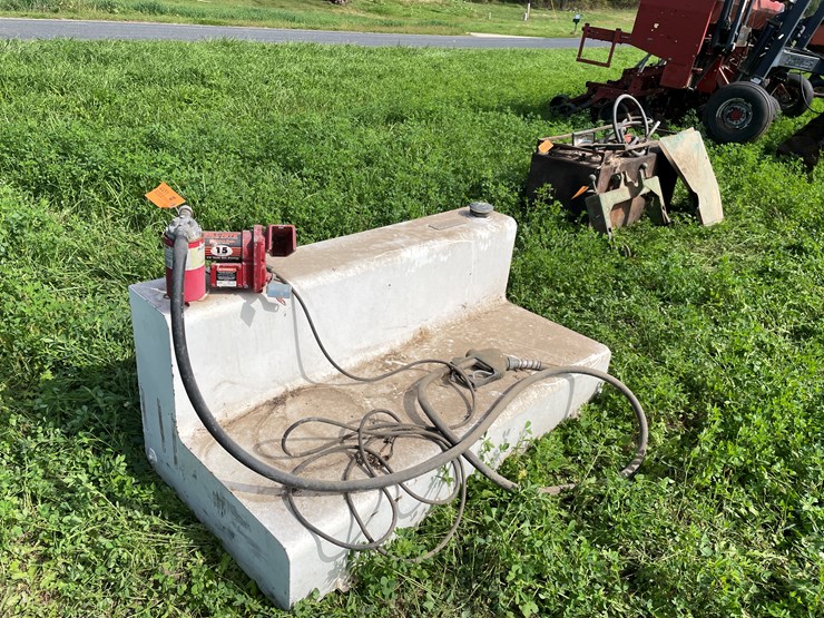#4451-•-deezee-100-gallon-truck-fuel-tank-image-3