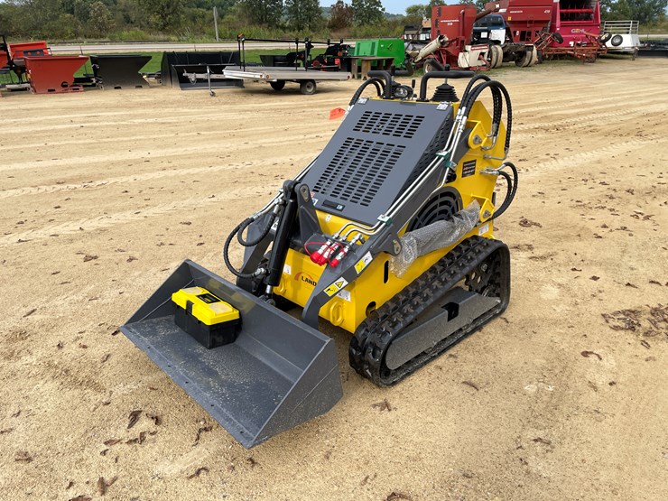 #215-•-new-landhonor-ride-on-skid-steer-loader-image-1