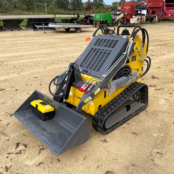 #215 • New LandHonor Ride On Skid Steer Loader