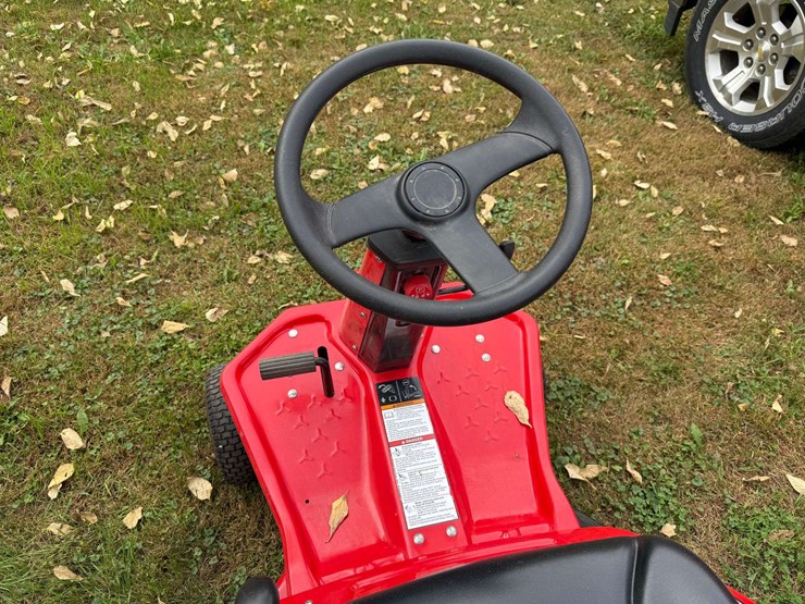 snapper-28”-riding-lawn-mower-with-bagger-image-9