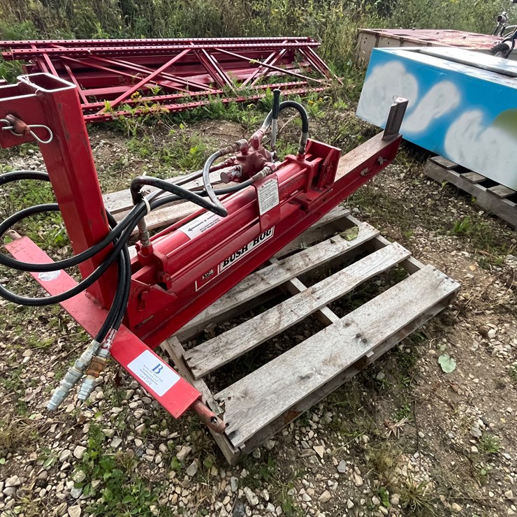 #3378 • Bush Hog LS26A Log Splitter