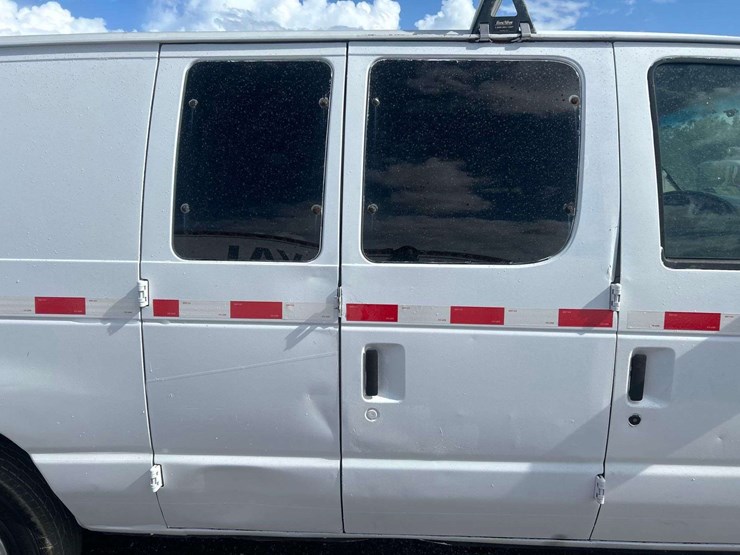 2008-ford-e150-image-22