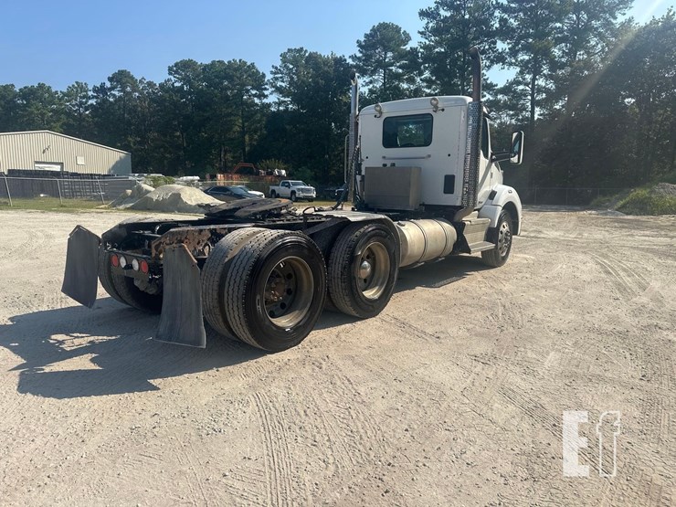 2015-kenworth-t880-image-3