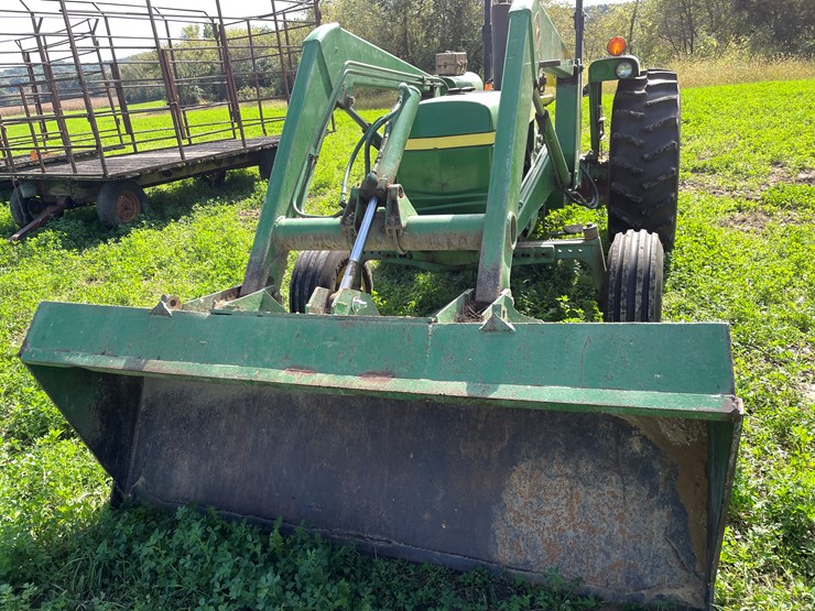 john-deere-2640-image-32