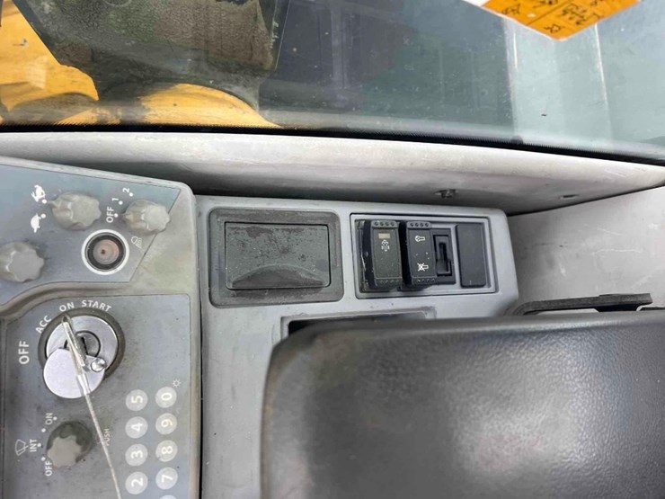 deere-75g-image-30